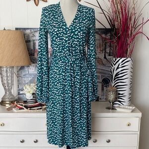 Boden Elodie Wrap Dress Green/White Crocus Flowers Womens 10R Midi Tea Dress